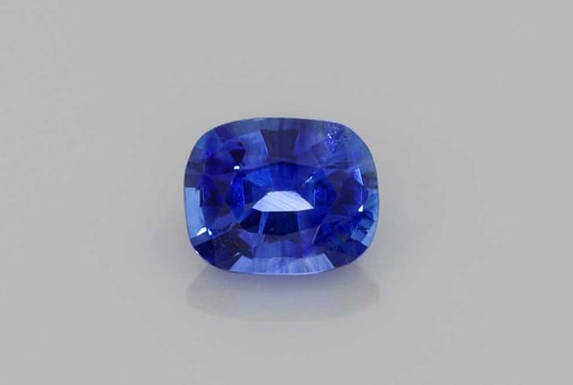 4x5mm Cushion Sapphire