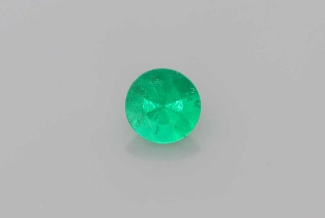 4x4mm Round Emerald