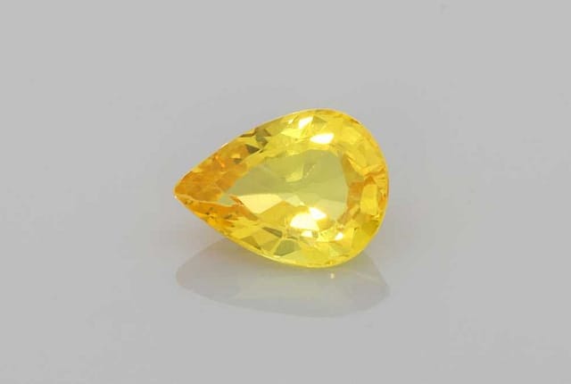6x8mm Pear Sapphire