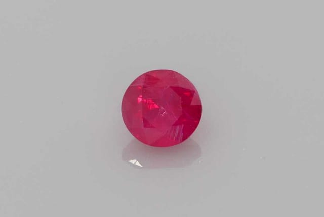 4x4mm Round Ruby