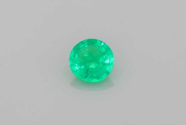 4x4mm Round Emerald