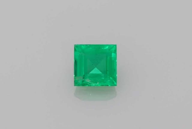4x4mm Radiant Emerald