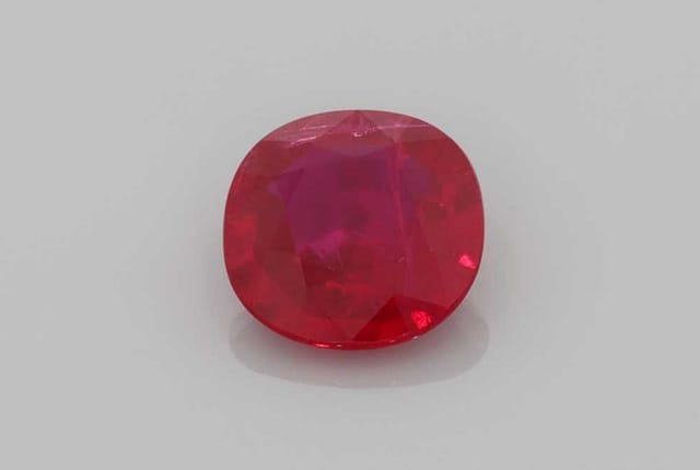 7x7mm Cushion Ruby
