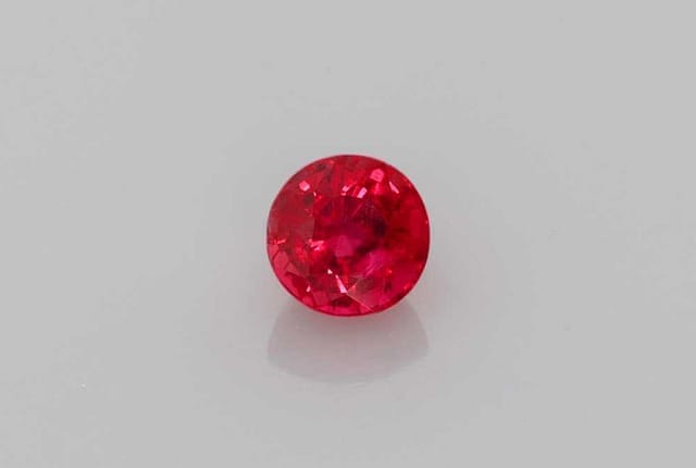 4x4mm Round Ruby