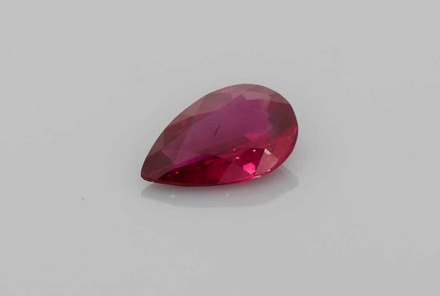 6x9mm Pear Ruby
