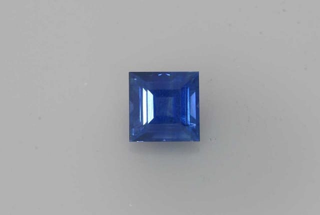5x5mm Radiant Sapphire