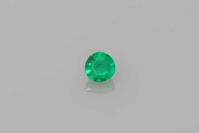 4x4mm Round Emerald