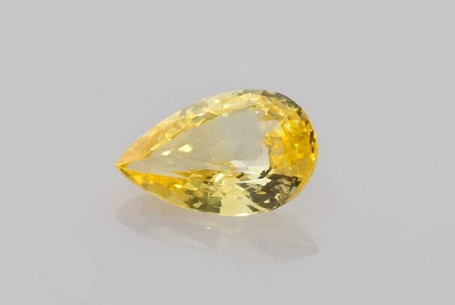 7x10mm Pear Sapphire