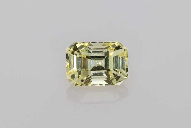 5x7mm Emerald Sapphire