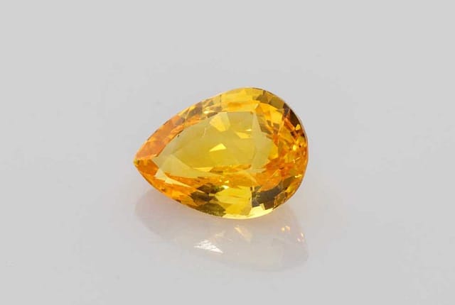7x9mm Pear Sapphire