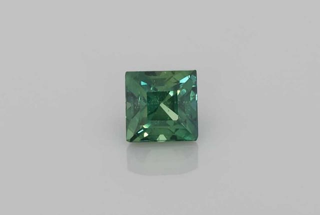 5x5mm Radiant Sapphire