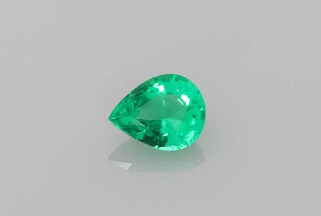 4x5mm Pear Emerald