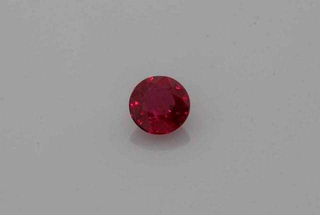 4x4mm Round Ruby