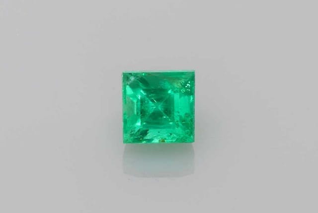 4x4mm Radiant Emerald