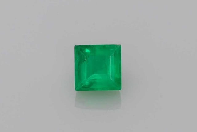 4x4mm Radiant Emerald