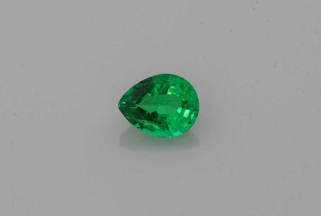 4x5mm Pear Emerald