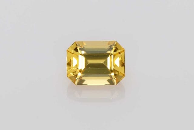 5x7mm Emerald Sapphire