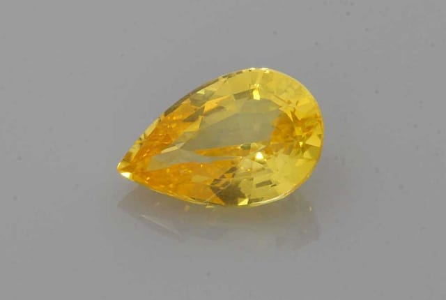 6x10mm Pear Sapphire