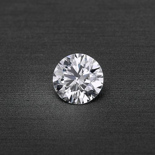 round-cut diamond