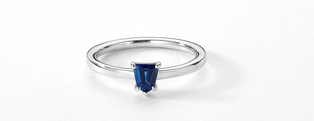 sapphire engagement ring